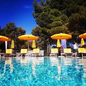Hotel apartamentowy Villaggio Golfo Di Arzachena